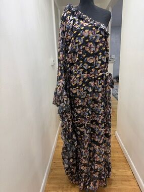 Elegant One-Shoulder Ruffle Maxi Dress in Black Floral
